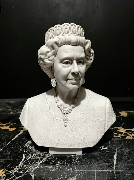 Queen Elizebeth lI