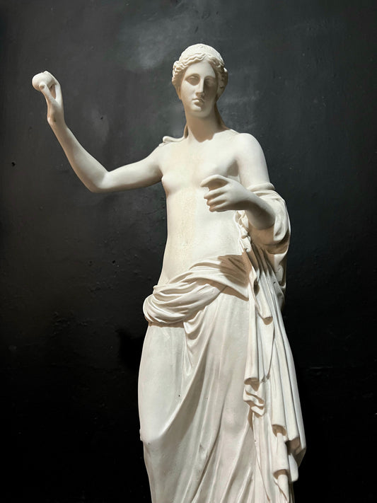 Venus and the apple statue