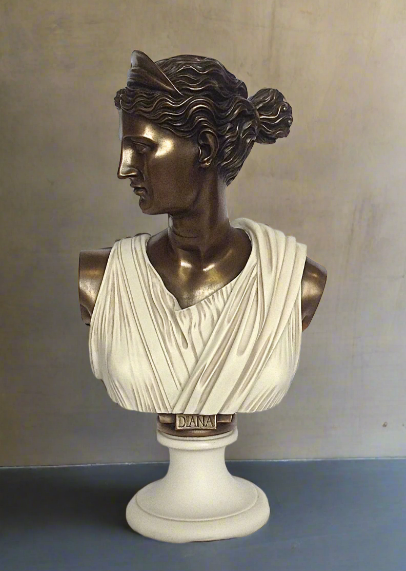 Diana Chasseresse Bronze und Marmor