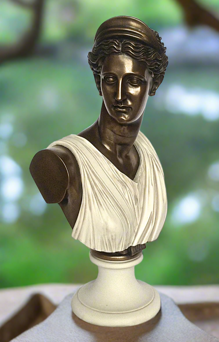 Diana Chasseresse Bronze und Marmor