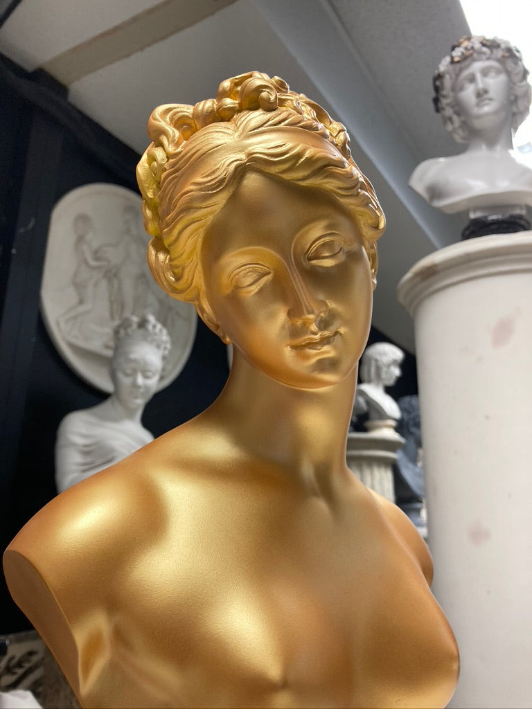 Venus im strahlenden Gold