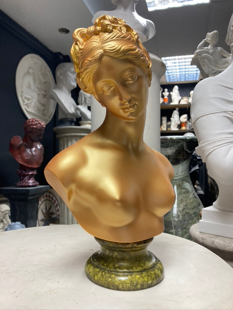 Venus im strahlenden Gold