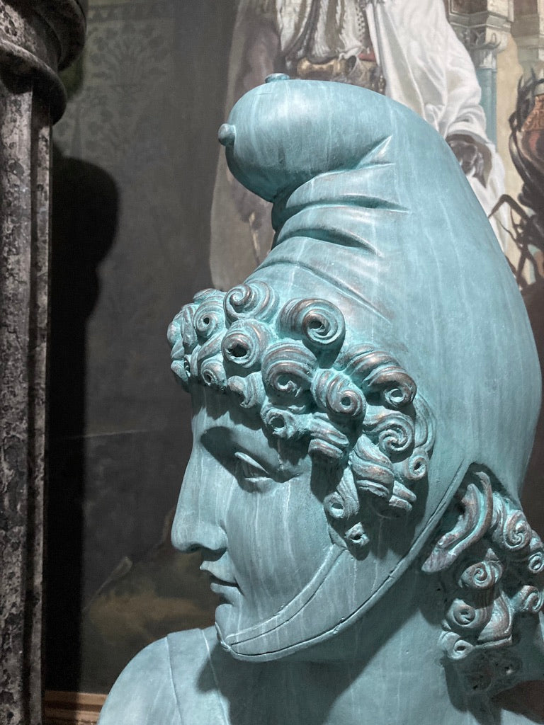 Paris in gealterter Bronze-Grünspan