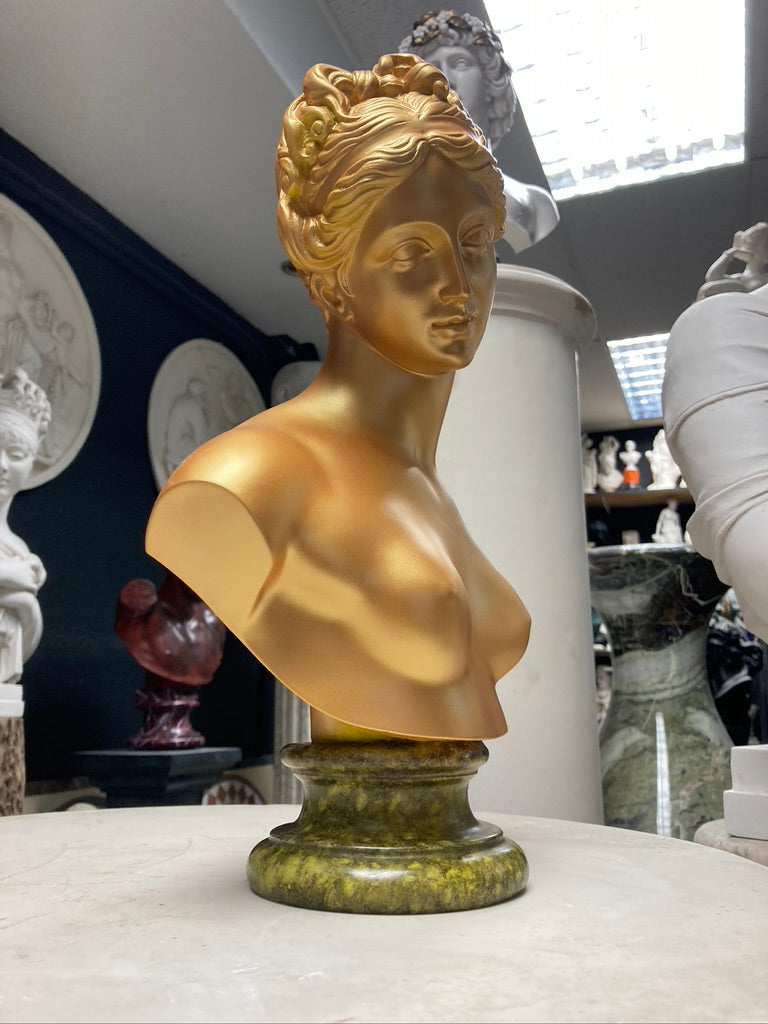 Venus im strahlenden Gold