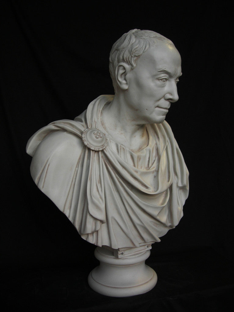 Titus in Toga