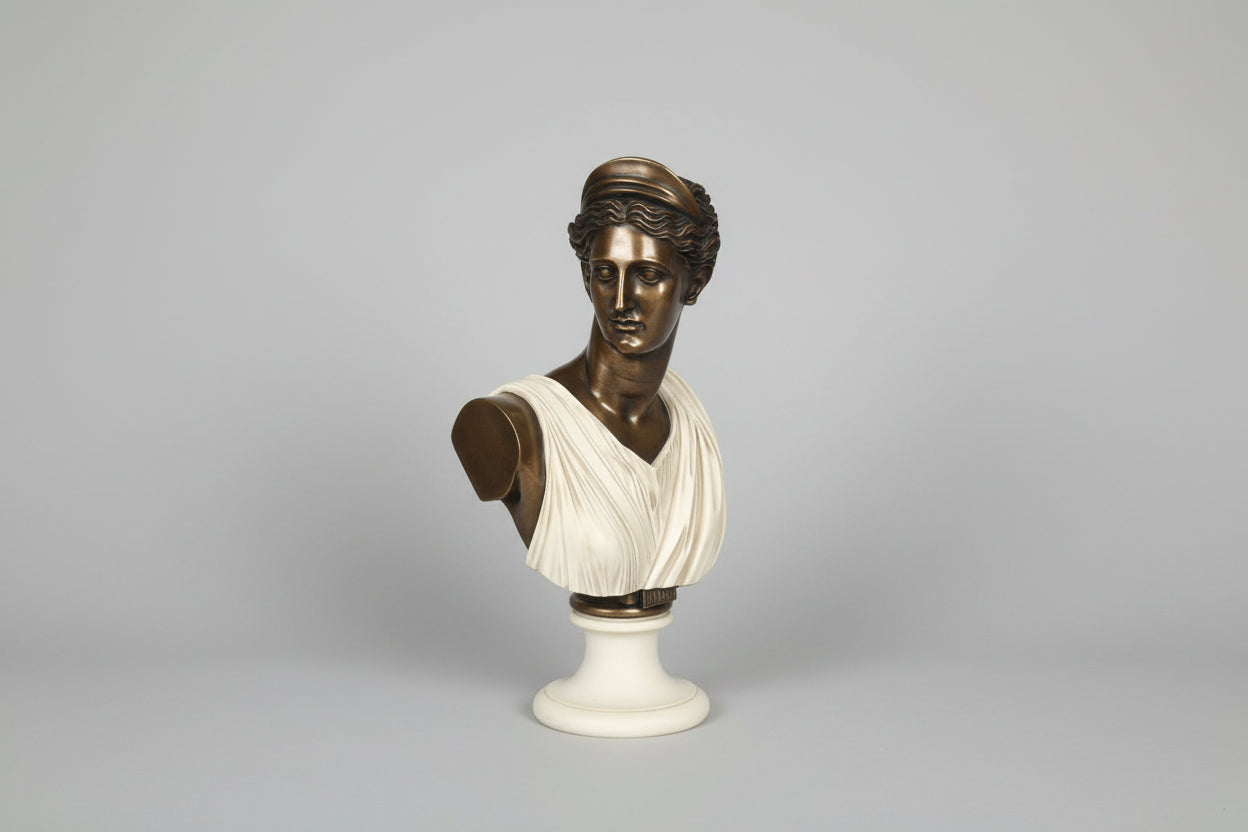 Diana Chasseresse Bronze und Marmor