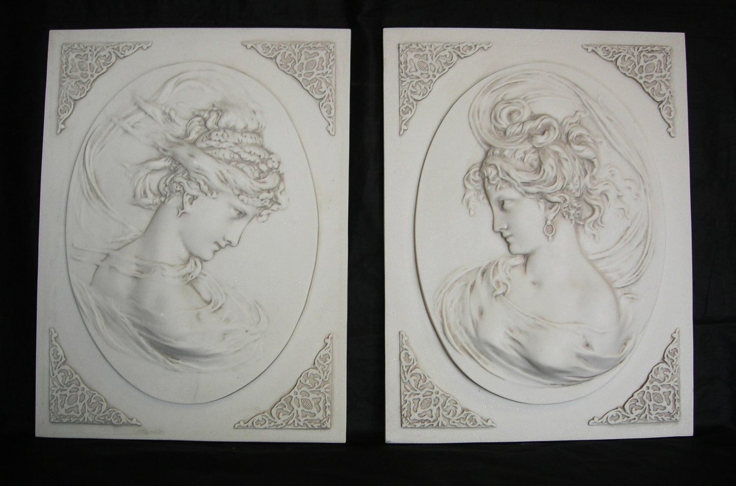 Lady Head Oval On Square Back Pair