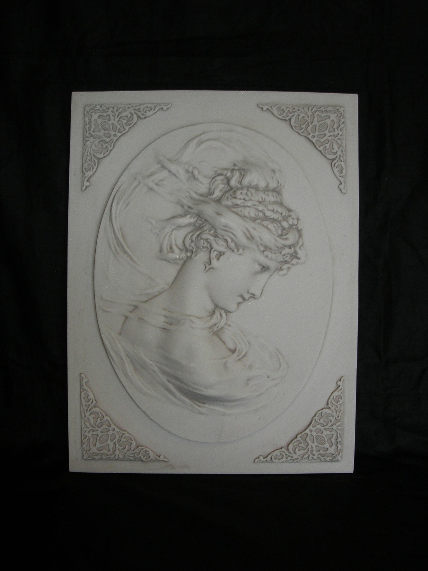 Lady Head Oval On Square Back Pair