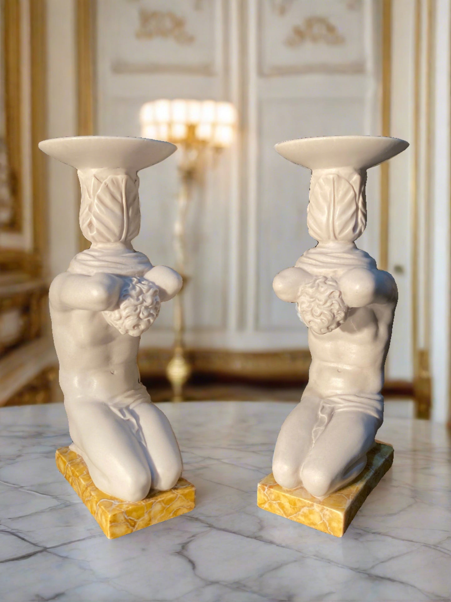 Atlas Kerzenhalter mit Sienna-Sockel (Paar)