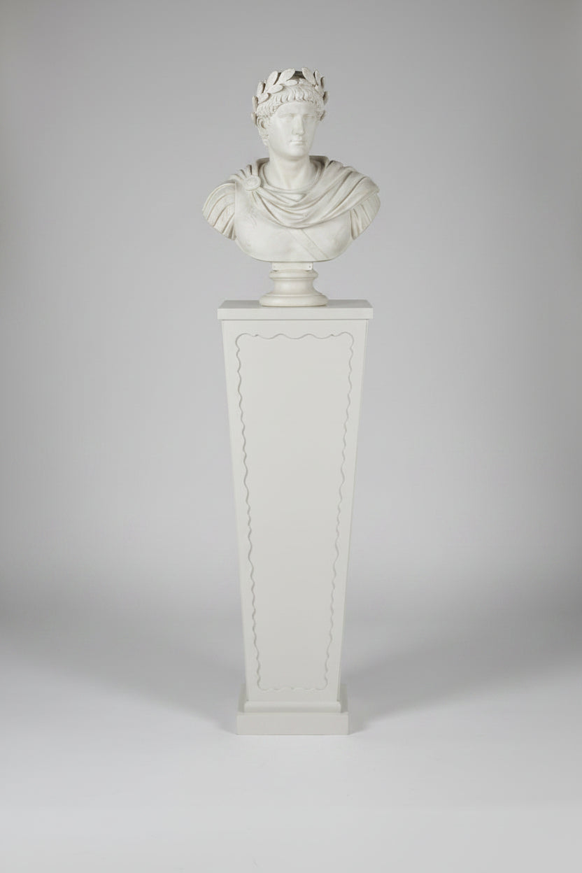 V' Column with Decorative Edging