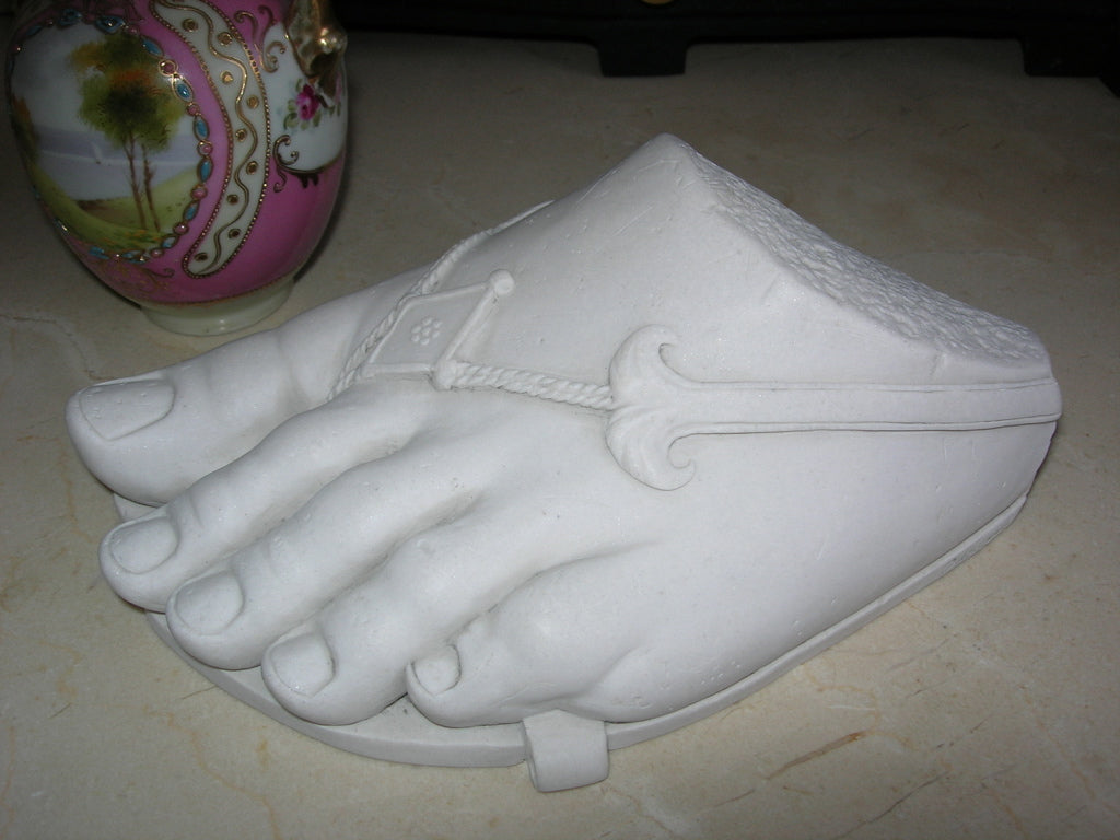 Le pied colossal