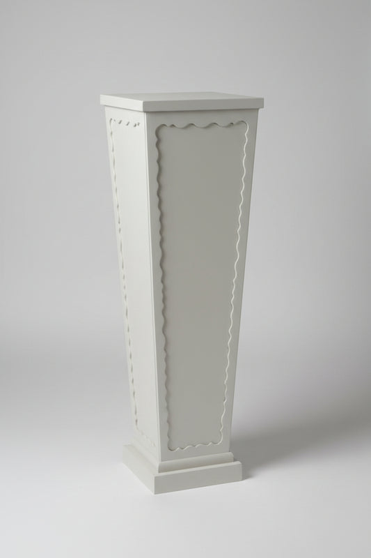 Colonne en V avec bordure décorative
