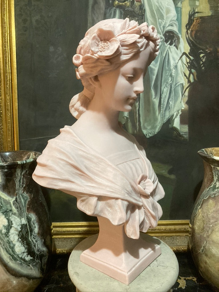 Annabel Büste aus rosa Marmor