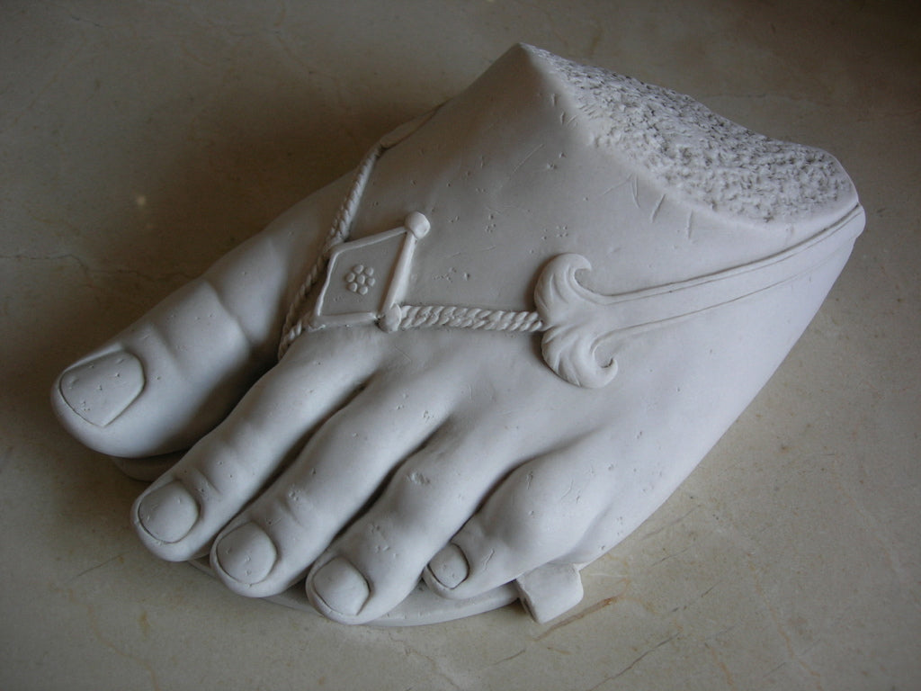 Le pied colossal
