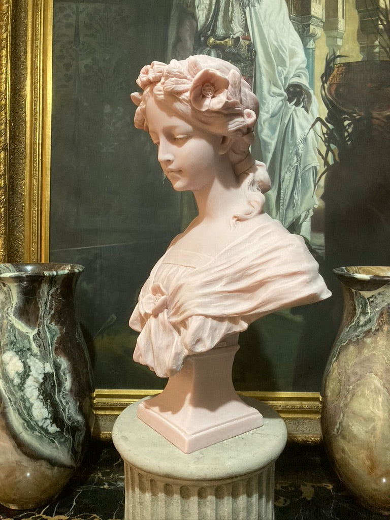 Annabel Büste aus rosa Marmor