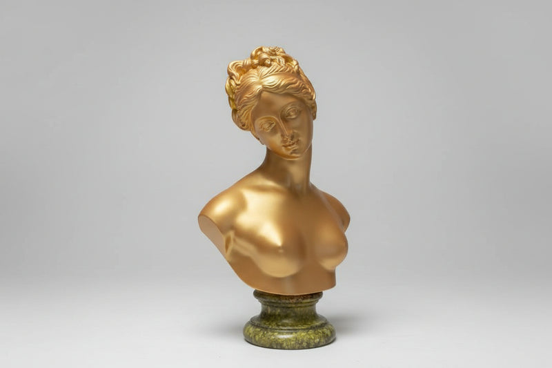Venus im strahlenden Gold