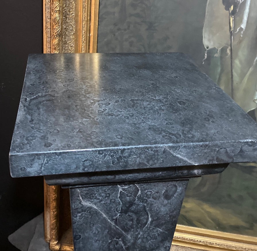 Quadratische konische Säule