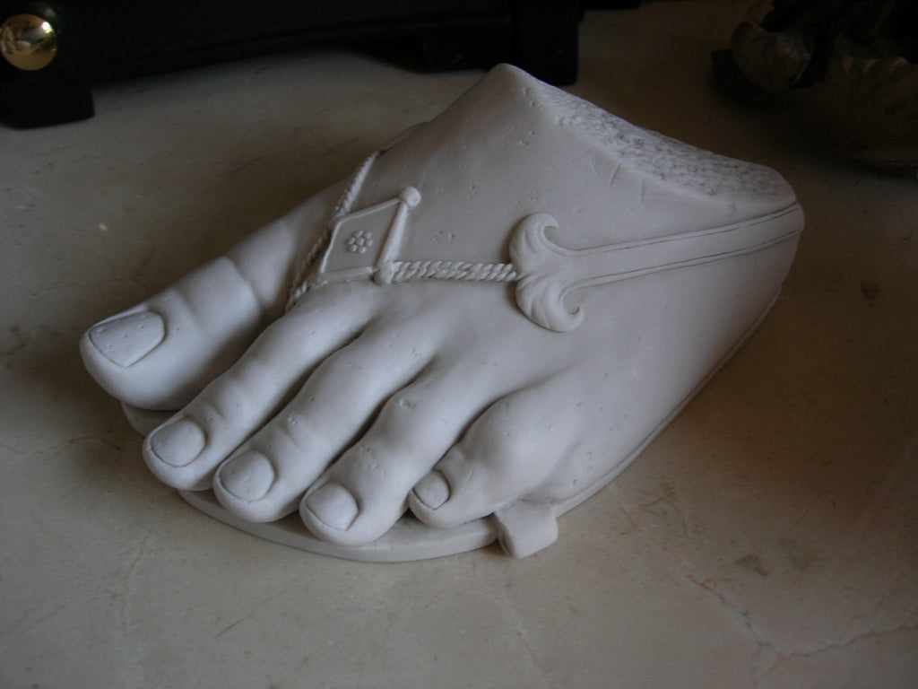 Le pied colossal