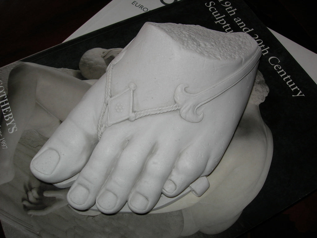 Le pied colossal
