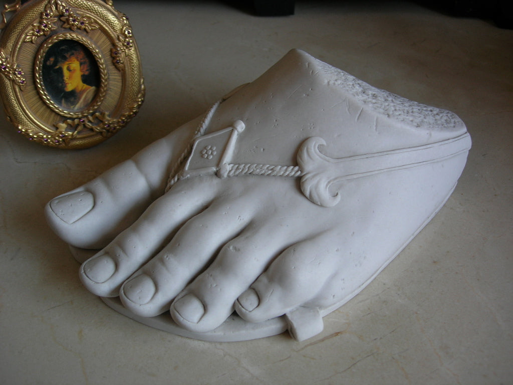 Le pied colossal