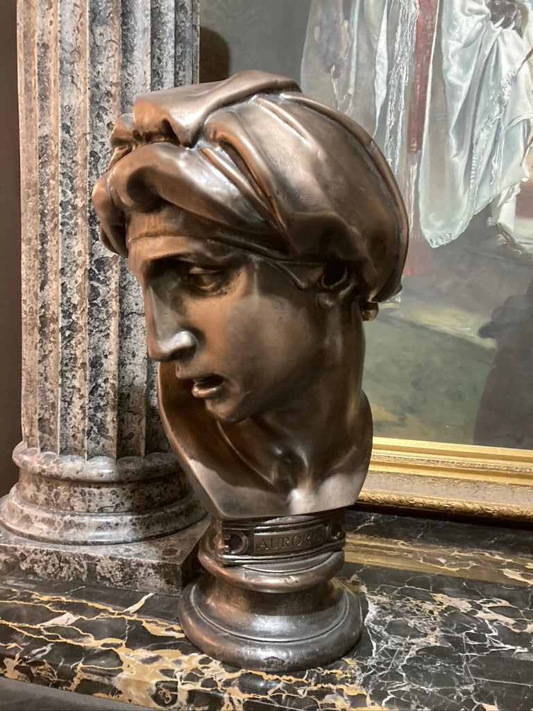 Bronze Aurora