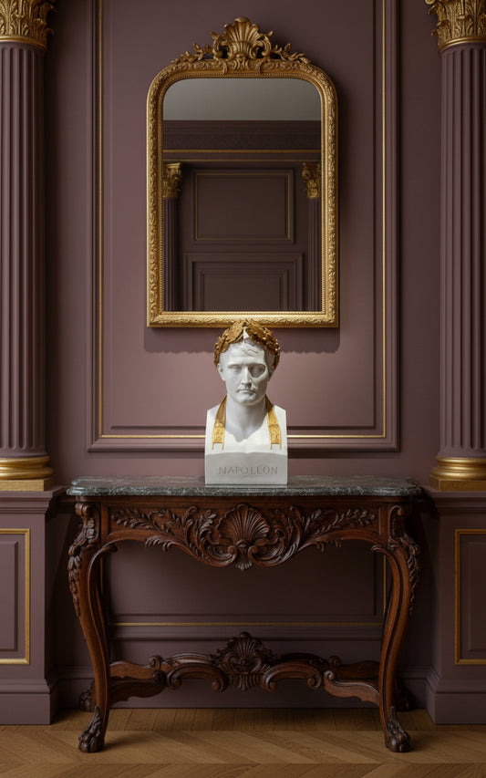 Napoleon als Caesar in Weiß mit antikem vergoldetem Kranz.