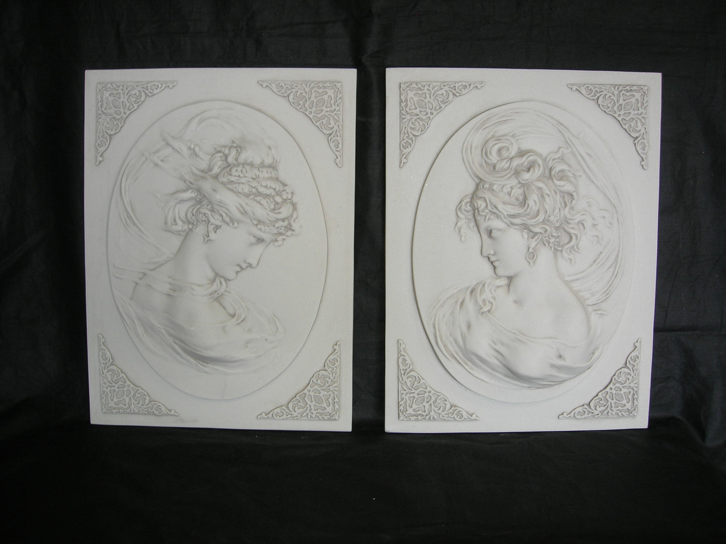 Lady Head Oval On Square Back Pair