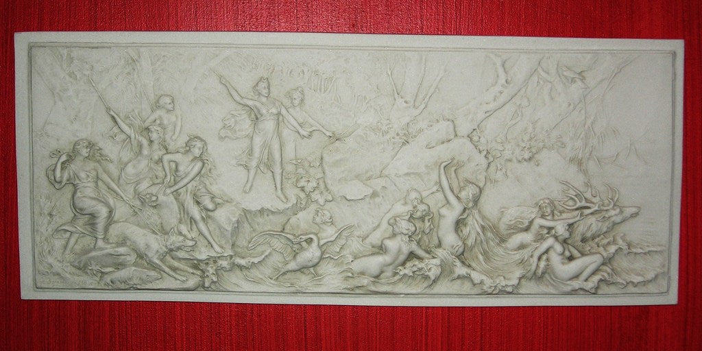 Diana Chasse Relief Lrg