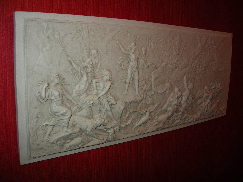 Diana Chasse Relief Lrg