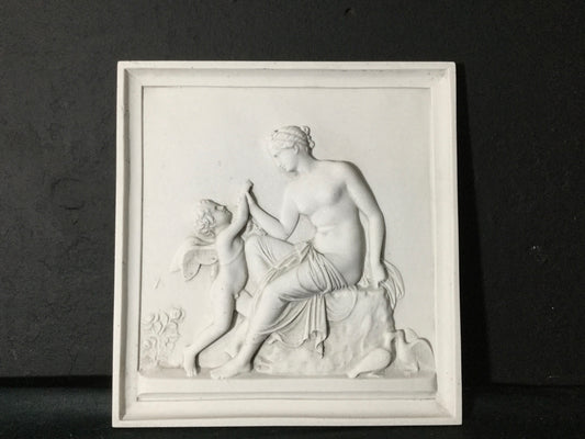 Amor von einer Biene gestochen Relief